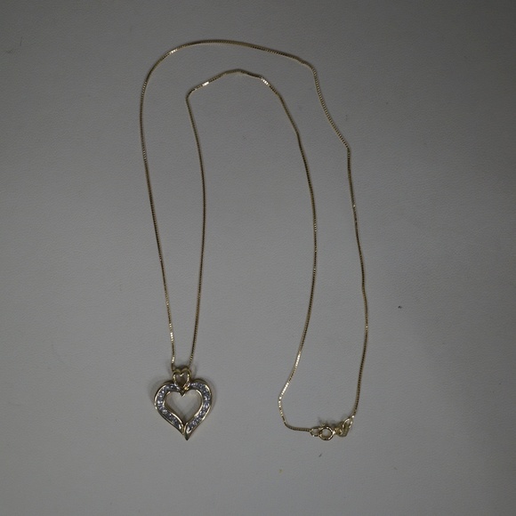 14KTT Gold Genuine Diamond Heart Pendant W/Chain - Picture 3 of 6